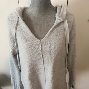 SIMPLY VERA WANG PRETTY HOODED TOP SIZE MED